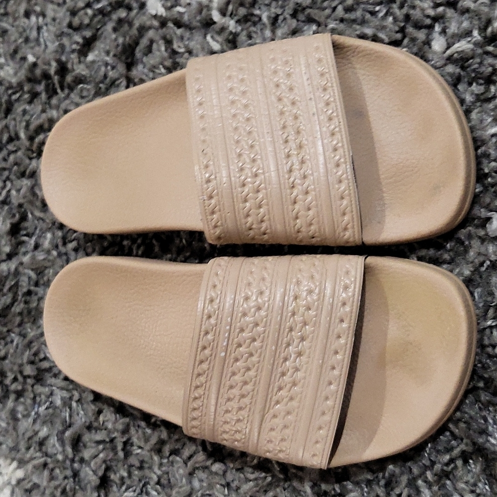 Adilette Adidas slides